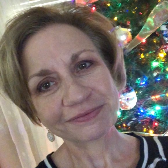 Meet your Posher, Denise - Picture 2 of 2